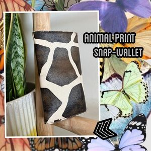 BOGO 🌙 Boho 🐮 Snap Wallet Animal Print Vintage